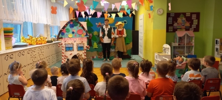 Przedstawienie teatralne ''Jaś i Małgosia - historia prawdziwa''